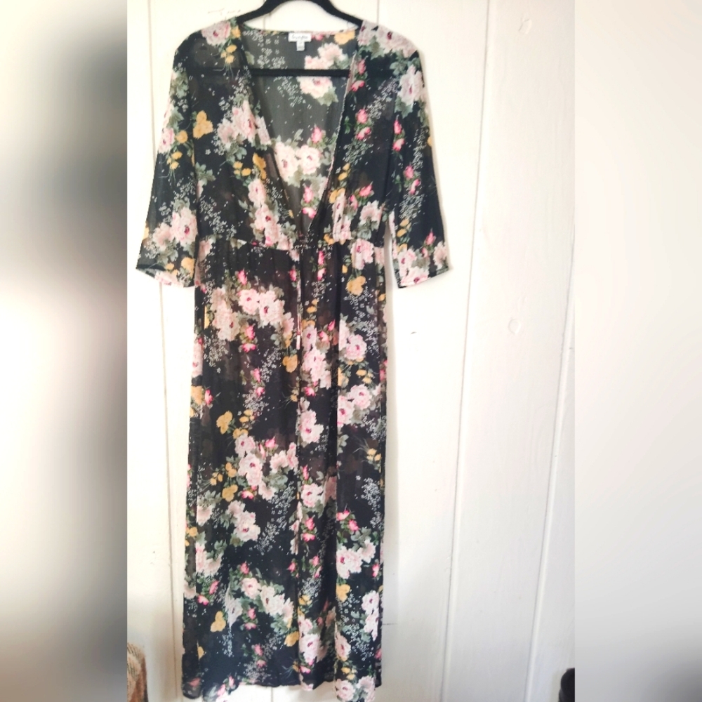 CLEAN!! LOVE, FIRE Maxi Tie Front Floral Kimono. Size S